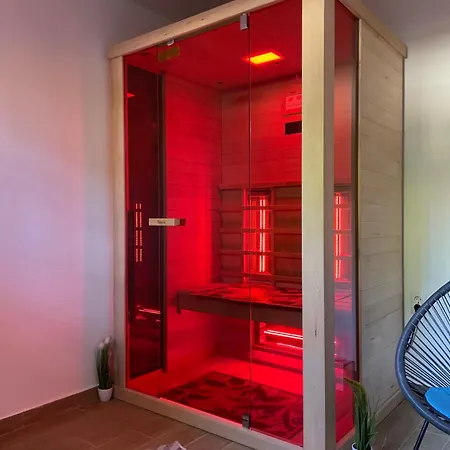 Vakantiehuis Kuca Na Dan Sa Bazenom Hedonist Place