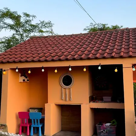 Vakantiehuis Kuca Na Dan Sa Bazenom Hedonist Place *